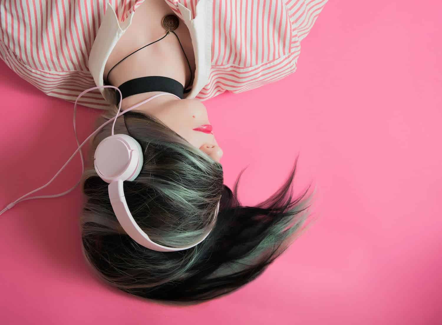 Top 5 Podcasts Every Music Lover Should Tune Into Right Now